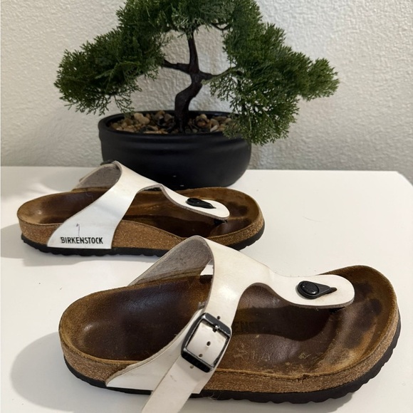 Birkenstock White Leather Toe Loop Sandals - Picture 5 of 5